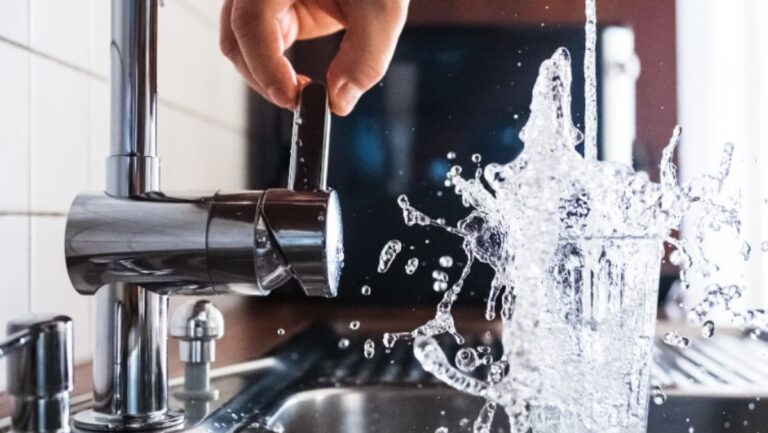 bere acqua rubinetto fa male